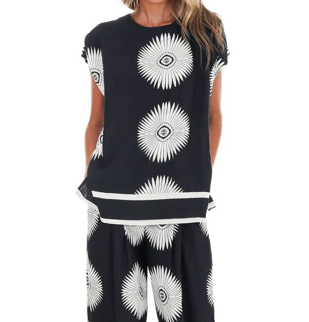 NEW UMGEE women's weekend gallery abstract top in black - Picture 5 of 9